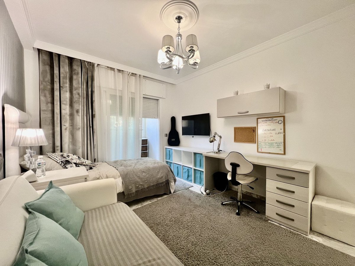 3 Bed Middle Floor Apartment in Benalmadena Costa