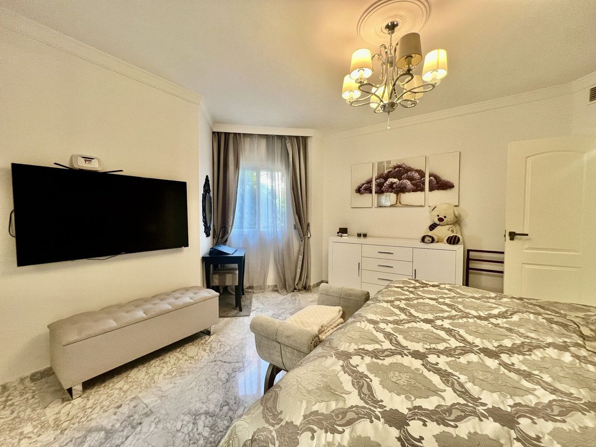 3 Bed Middle Floor Apartment in Benalmadena Costa