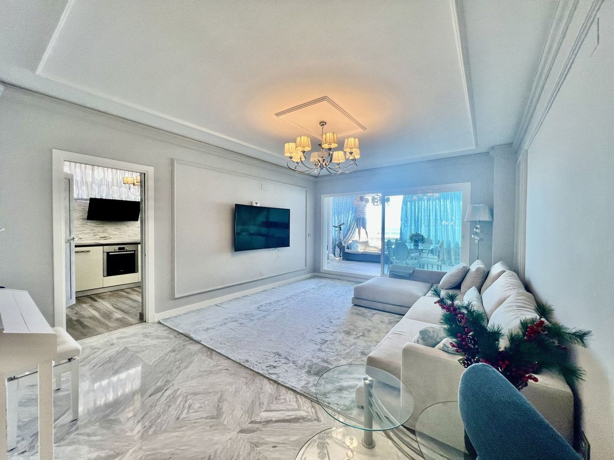 3 Bed Middle Floor Apartment in Benalmadena Costa