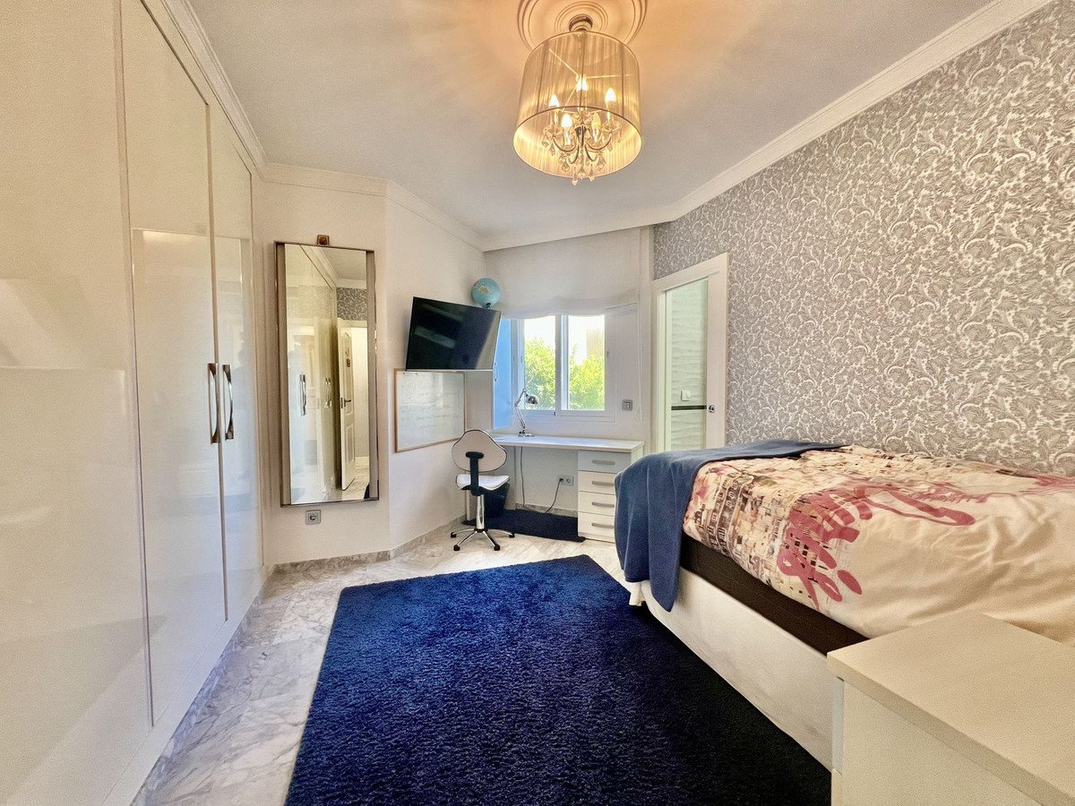 3 Bed Middle Floor Apartment in Benalmadena Costa