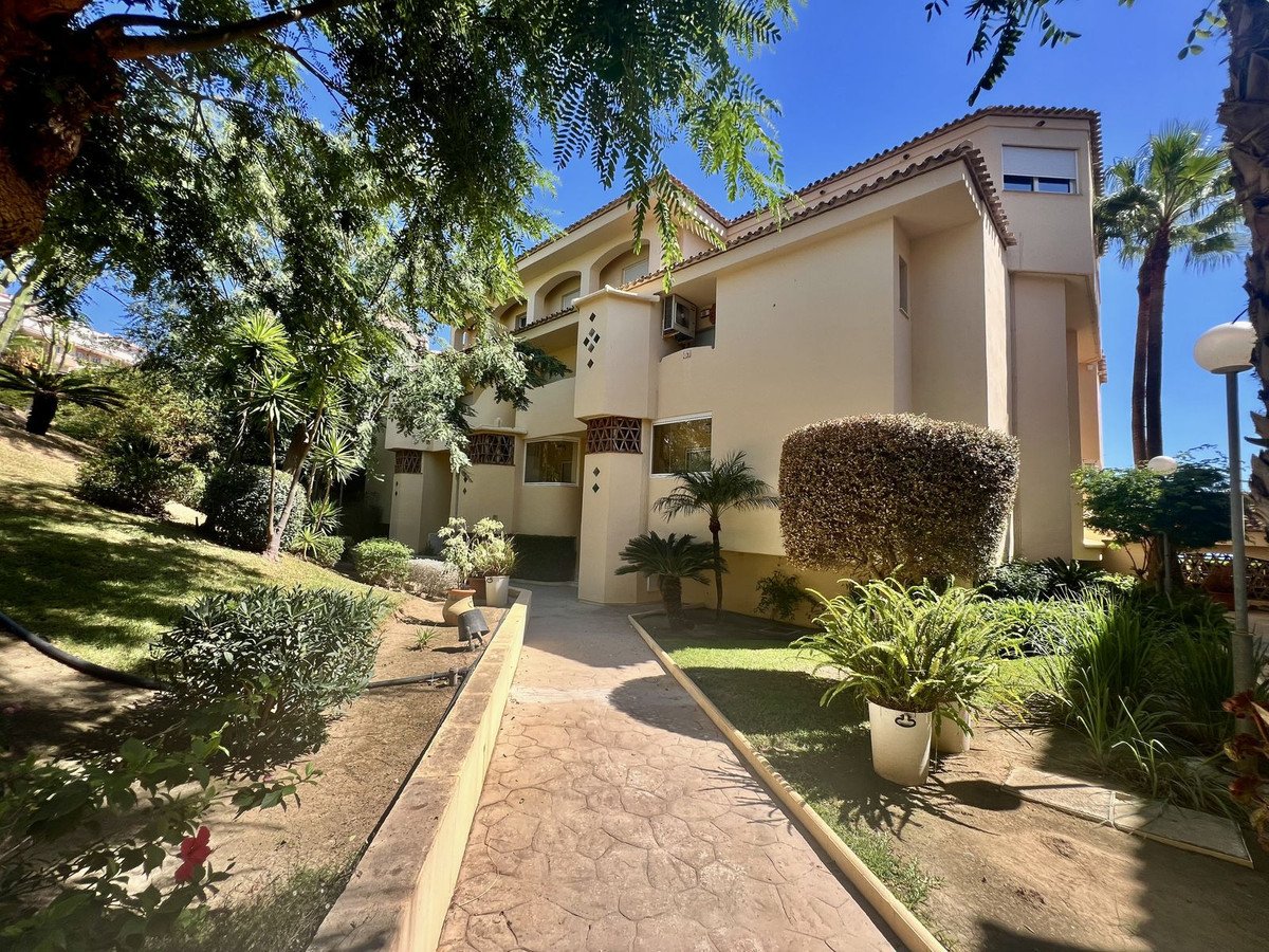 3 Bed Middle Floor Apartment in Benalmadena Costa