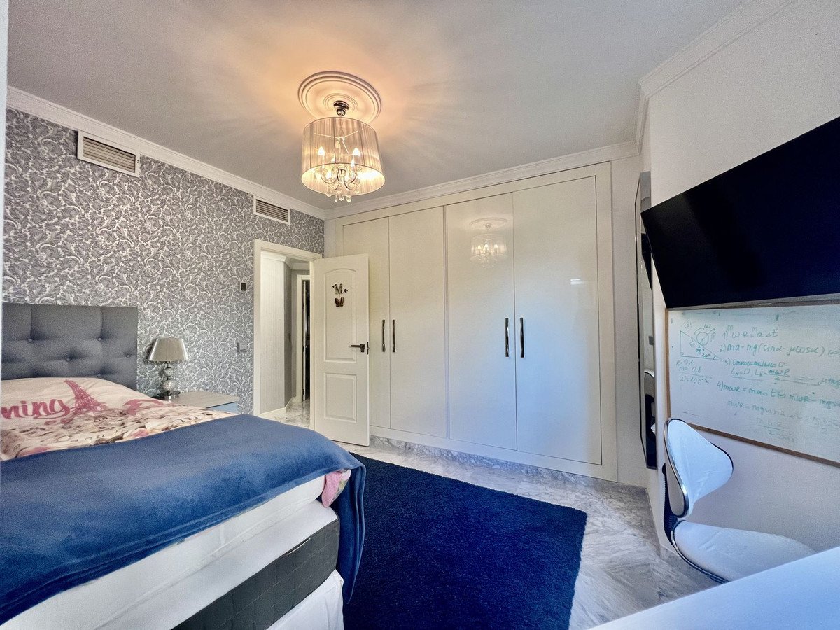 3 Bed Middle Floor Apartment in Benalmadena Costa