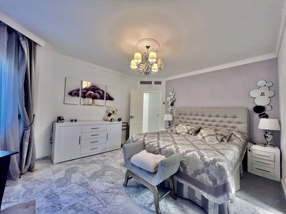 3 Bed Middle Floor Apartment in Benalmadena Costa
