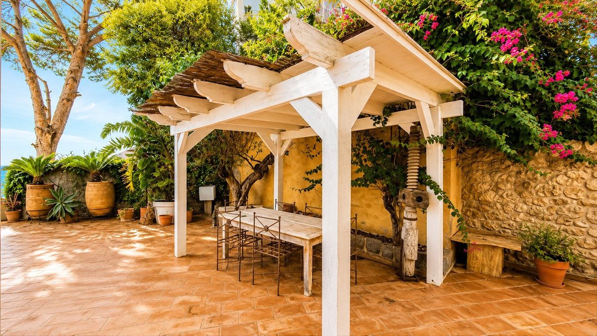 4 Bed Ground Floor Apartment in Altea