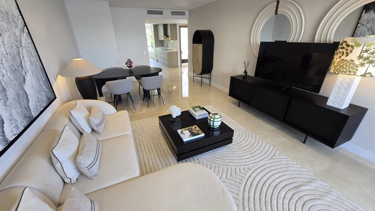 2 Bed Middle Floor Apartment in The Golden Mile