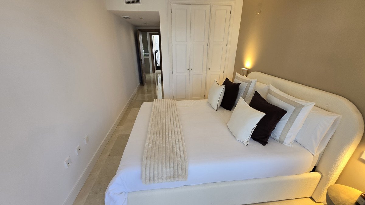 2 Bed Middle Floor Apartment in The Golden Mile