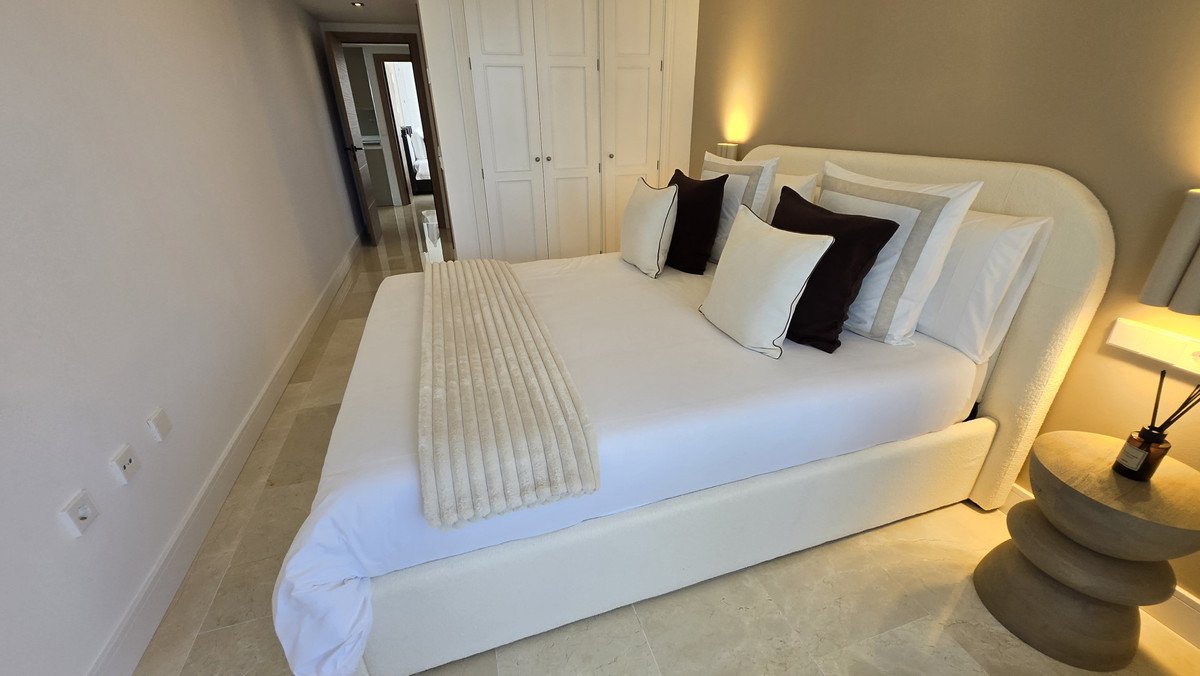 2 Bed Middle Floor Apartment in The Golden Mile