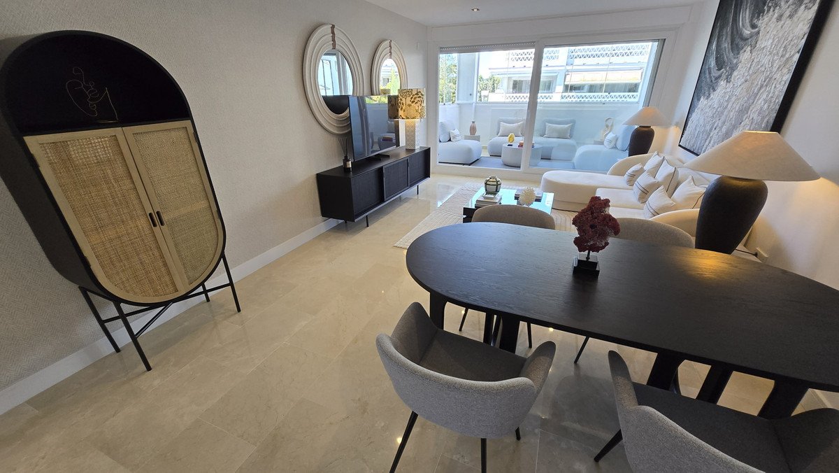 2 Bed Middle Floor Apartment in The Golden Mile