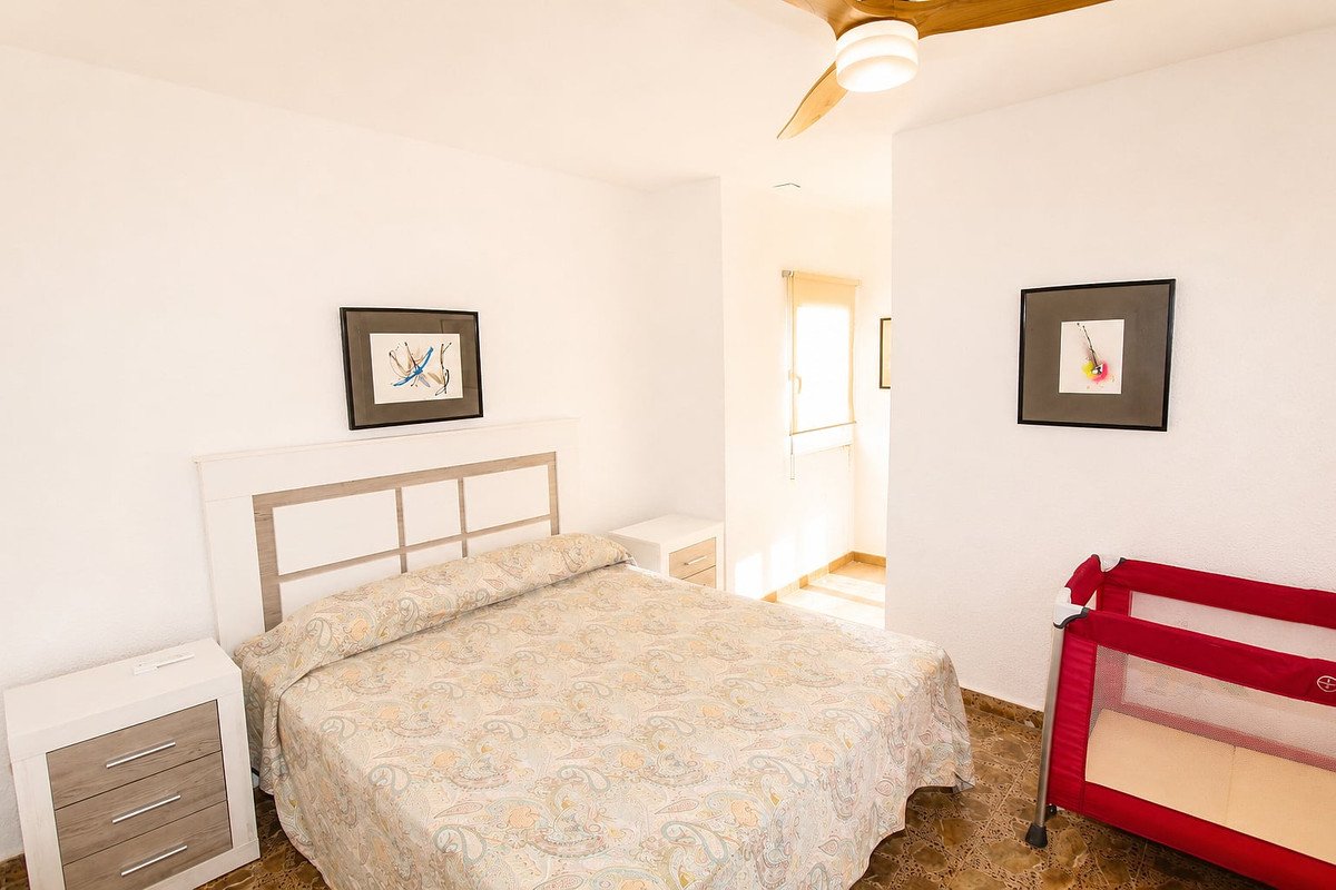 5 Bed Detached Villa in La Zenia