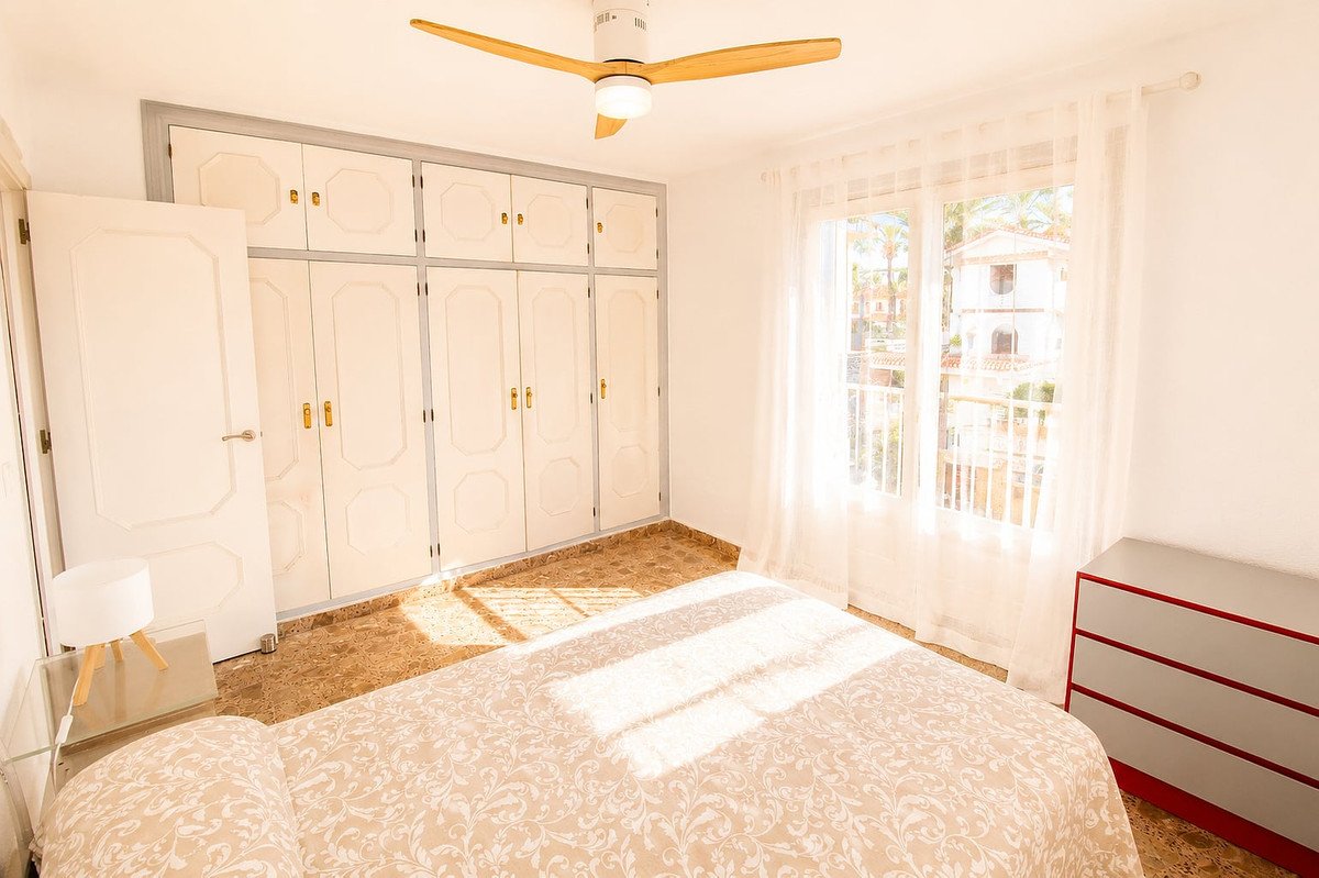 5 Bed Detached Villa in La Zenia