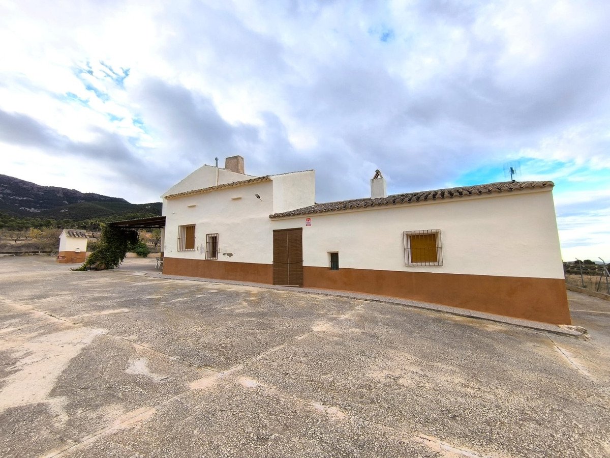 5 Bed Finca - Cortijo in Yecla
