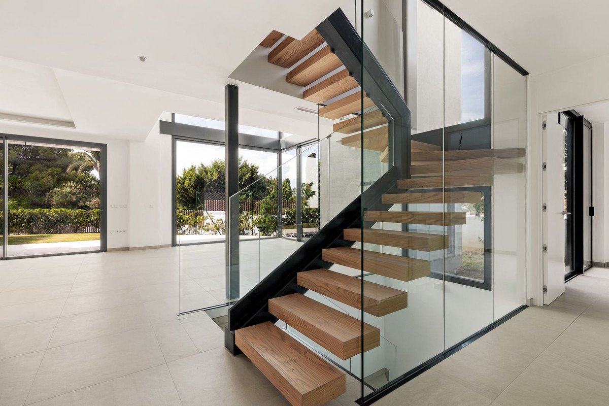 6 Bed Semi-Detached House in Río Real