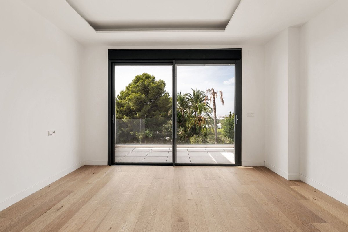 6 Bed Semi-Detached House in Río Real
