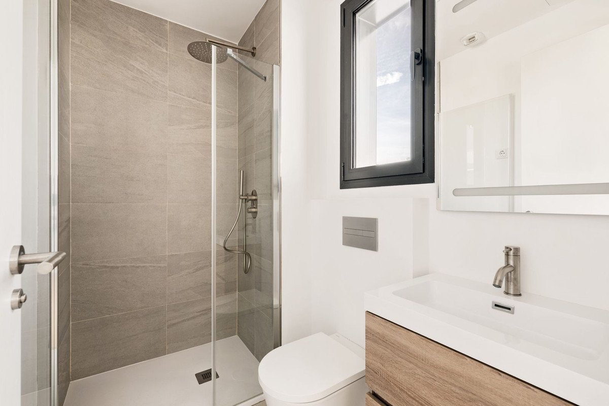 6 Bed Semi-Detached House in Río Real
