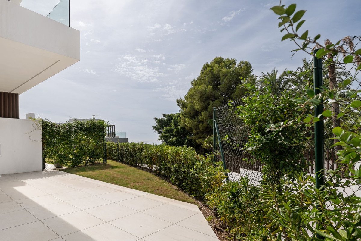 6 Bed Semi-Detached House in Río Real