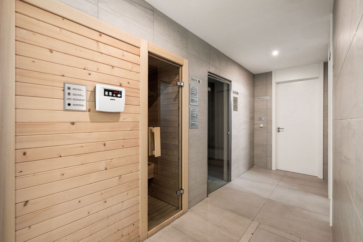 6 Bed Semi-Detached House in Río Real