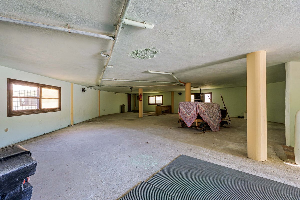 10 Bed Commercial in Alhaurín de la Torre