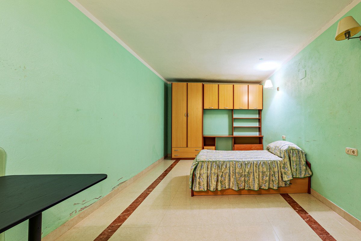 10 Bed Commercial in Alhaurín de la Torre