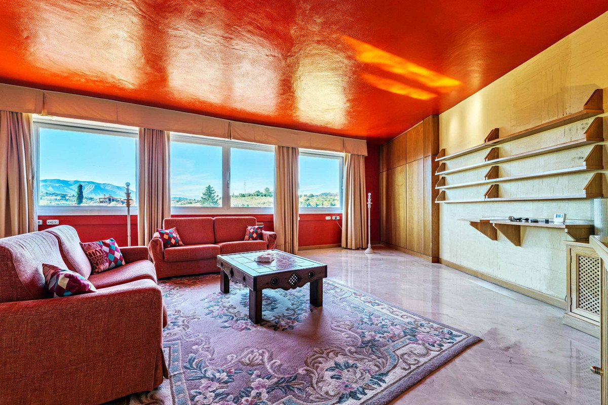 10 Bed Commercial in Alhaurín de la Torre