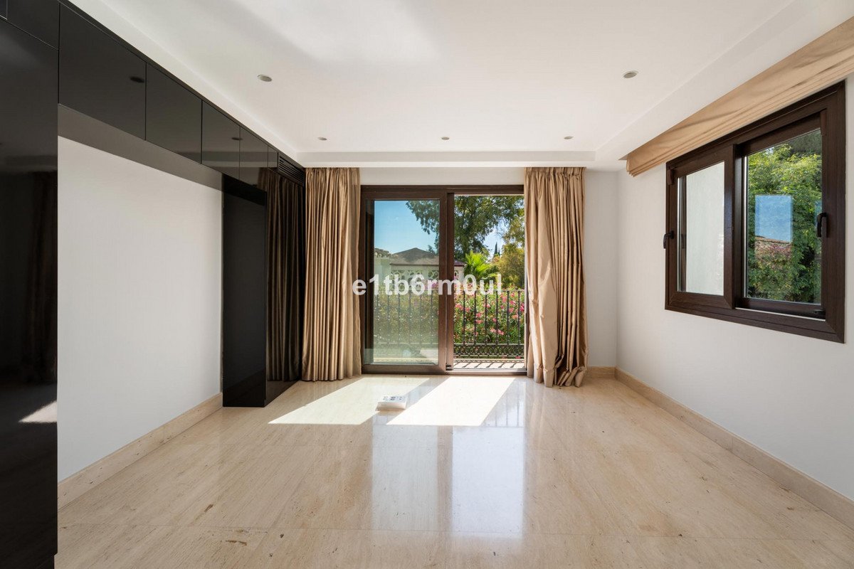 7 Bed Detached Villa in Benahavís