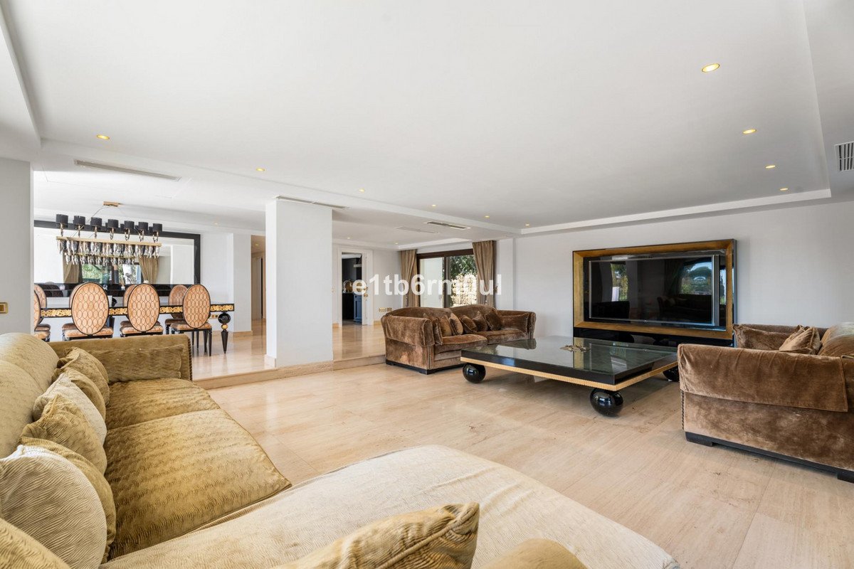 7 Bed Detached Villa in Benahavís