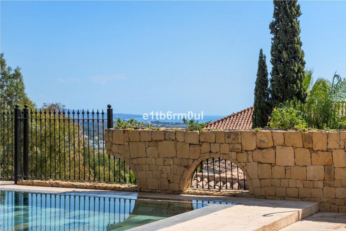 7 Bed Detached Villa in Benahavís