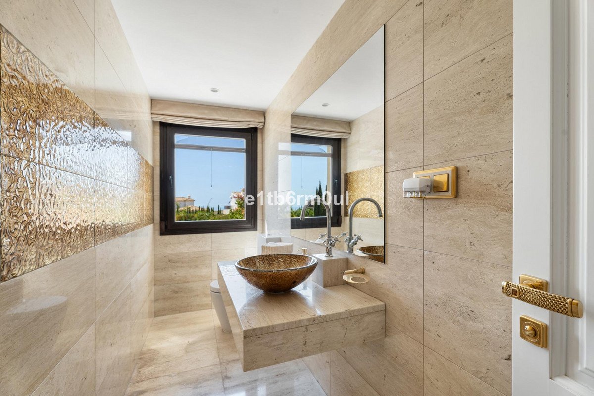 7 Bed Detached Villa in Benahavís