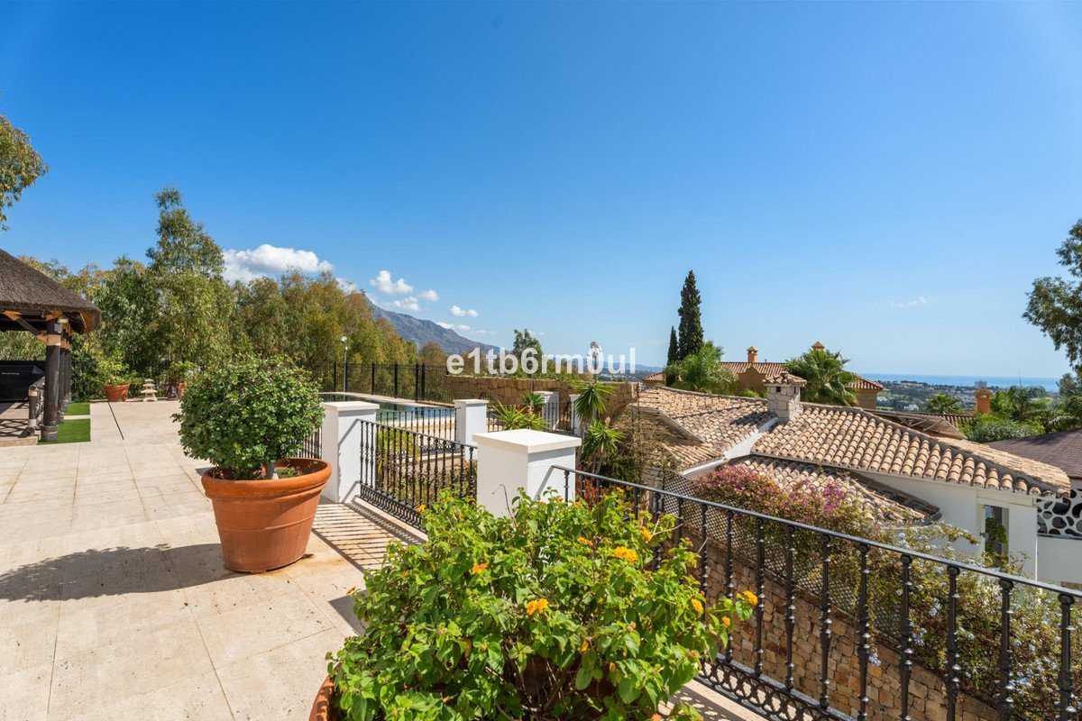 7 Bed Detached Villa in Benahavís
