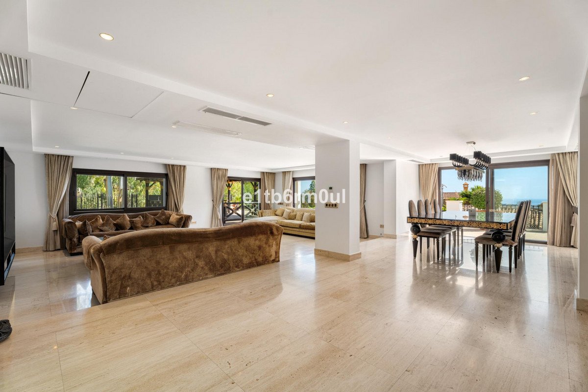 7 Bed Detached Villa in Benahavís