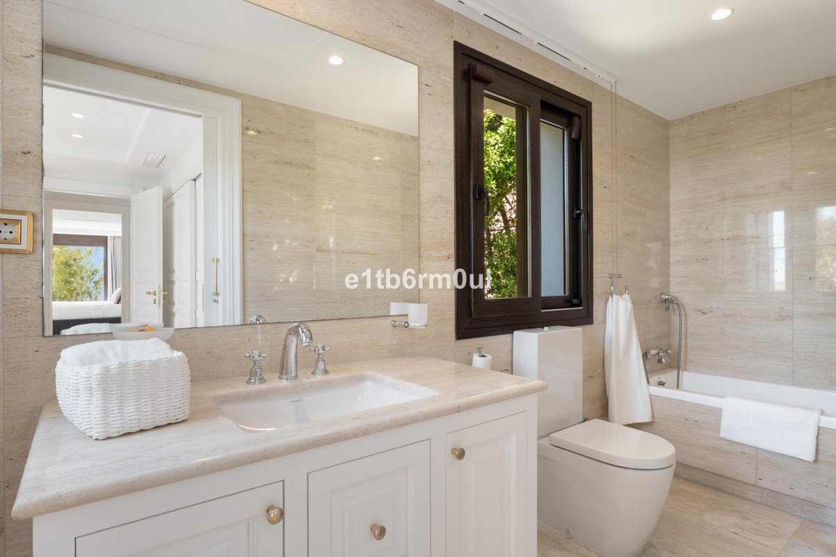 7 Bed Detached Villa in Benahavís