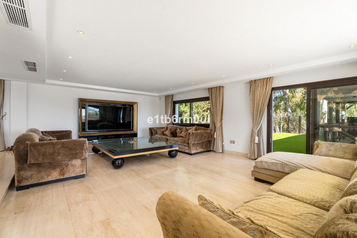 7 Bed Detached Villa in Benahavís