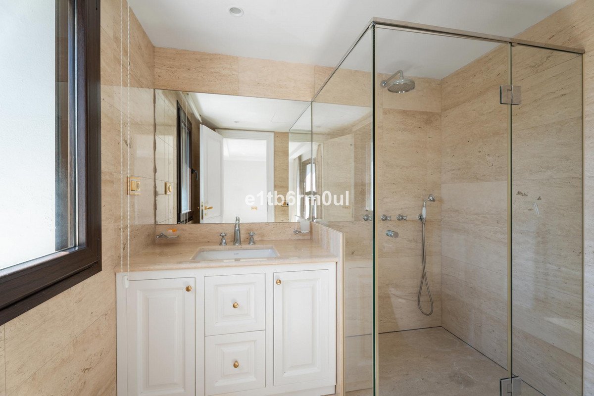 7 Bed Detached Villa in Benahavís