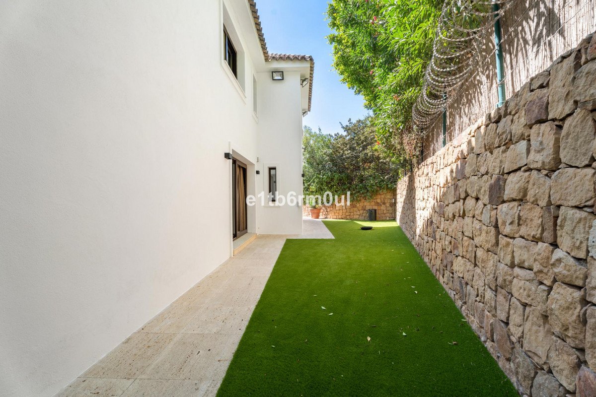 7 Bed Detached Villa in Benahavís