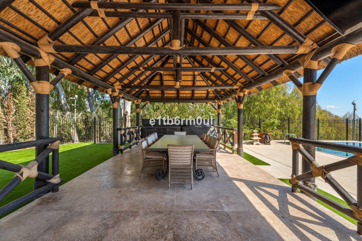 7 Bed Detached Villa in Benahavís