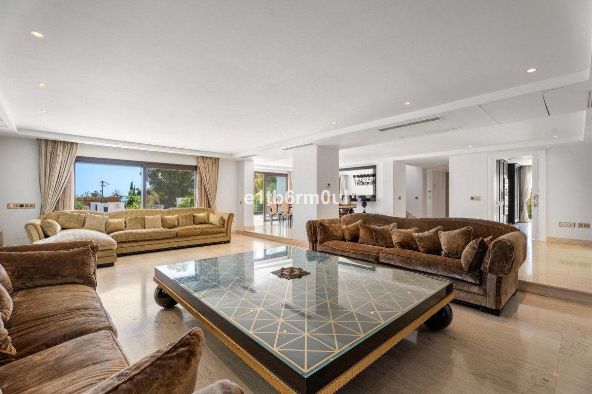 7 Bed Detached Villa in Benahavís
