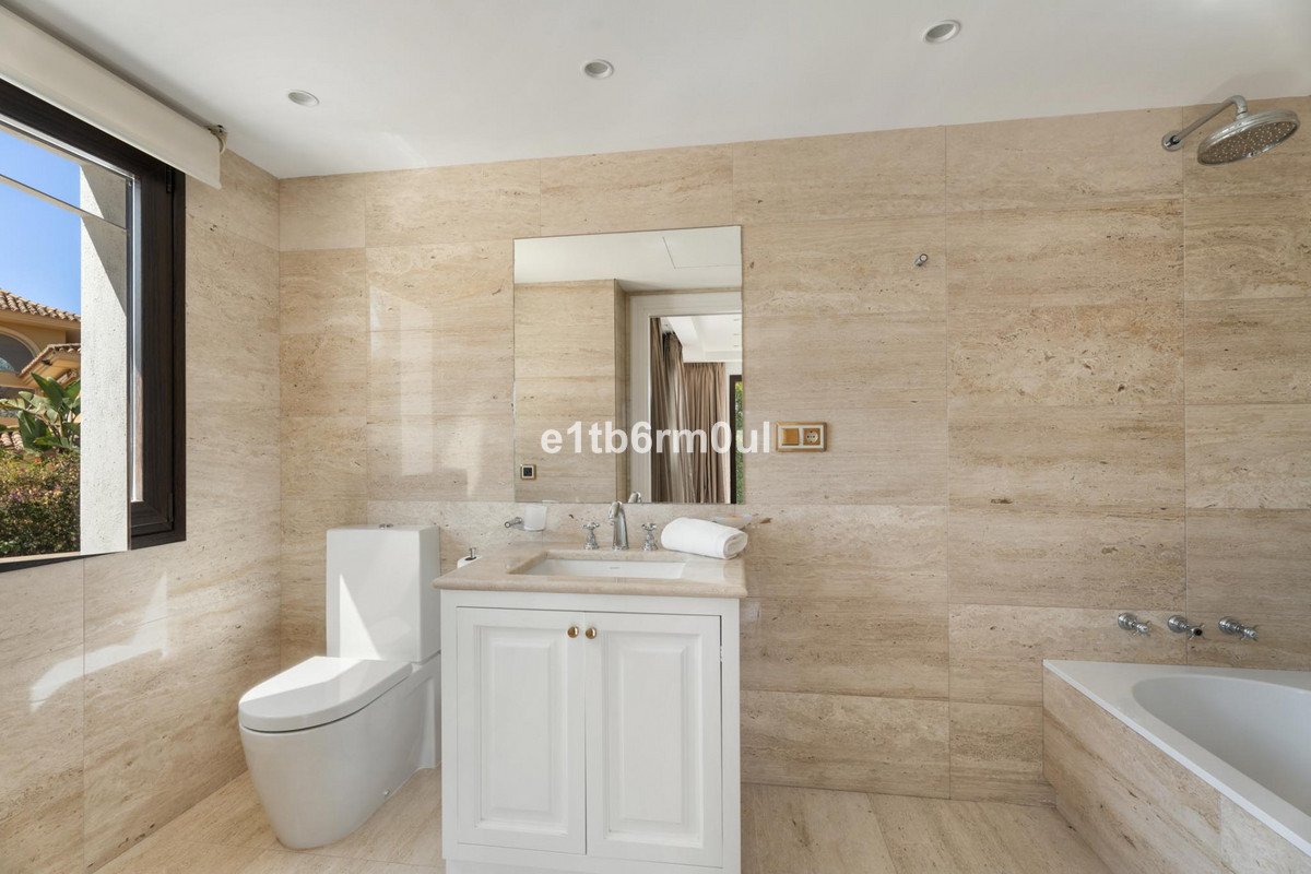 7 Bed Detached Villa in Benahavís