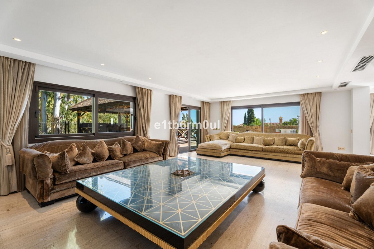 7 Bed Detached Villa in Benahavís