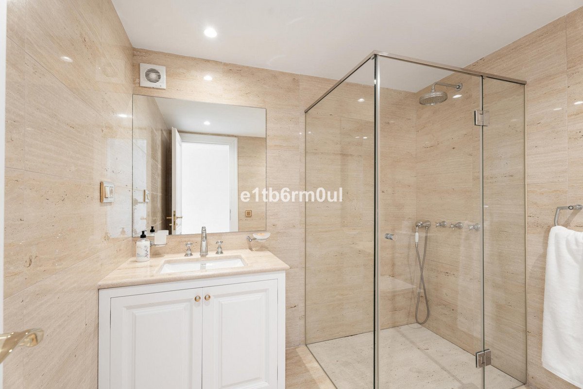 7 Bed Detached Villa in Benahavís