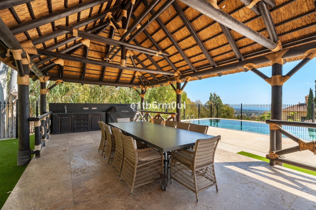 7 Bed Detached Villa in Benahavís