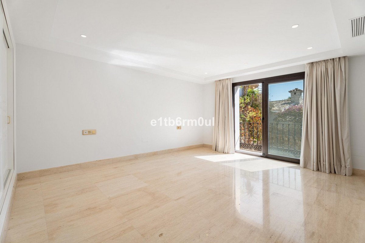 7 Bed Detached Villa in Benahavís