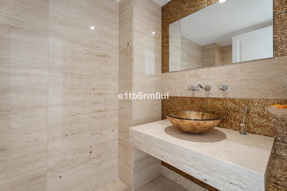 7 Bed Detached Villa in Benahavís
