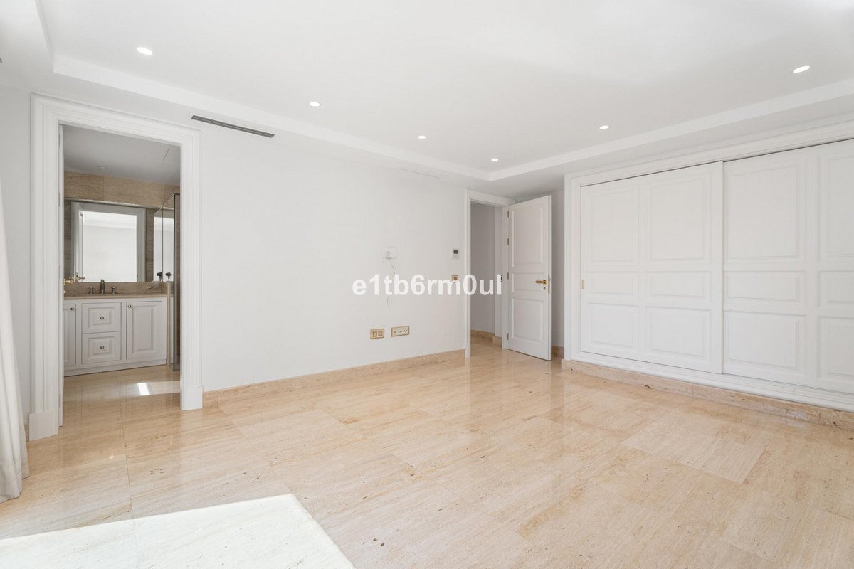 7 Bed Detached Villa in Benahavís