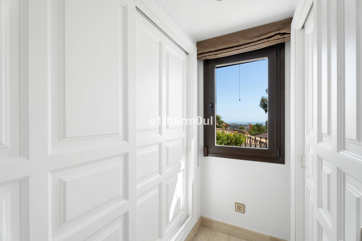 7 Bed Detached Villa in Benahavís