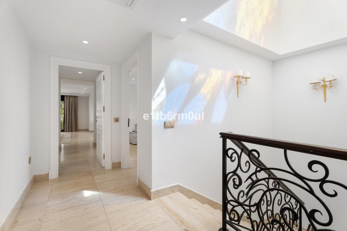 7 Bed Detached Villa in Benahavís