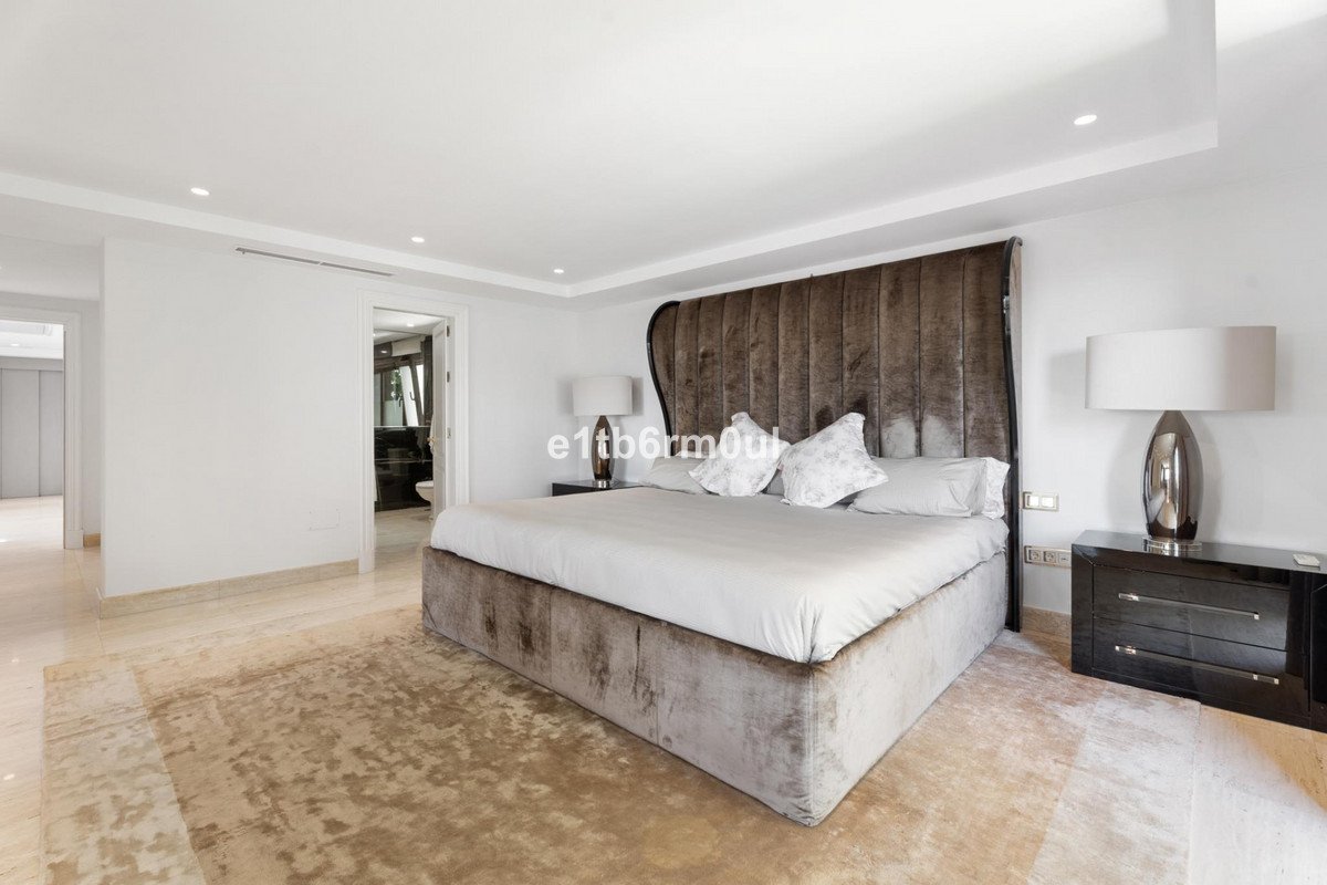 7 Bed Detached Villa in Benahavís