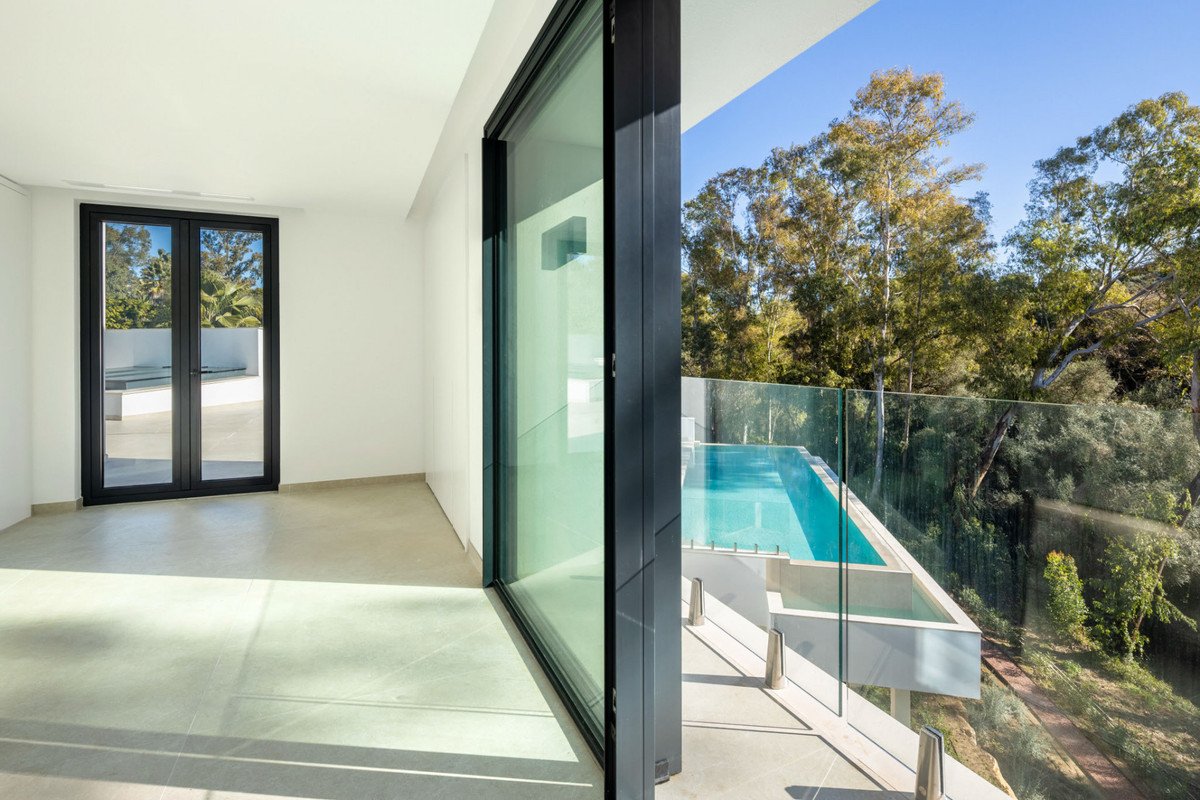 5 Bed Detached Villa in Sotogrande Alto