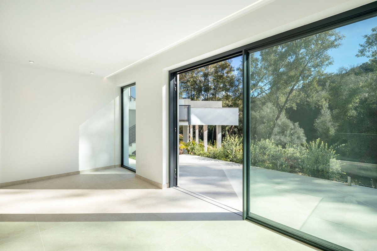 5 Bed Detached Villa in Sotogrande Alto