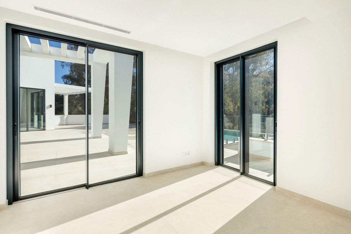 5 Bed Detached Villa in Sotogrande Alto