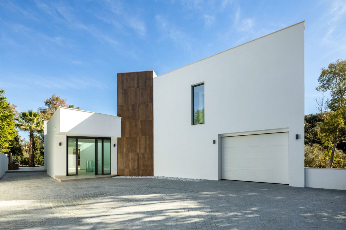 5 Bed Detached Villa in Sotogrande Alto
