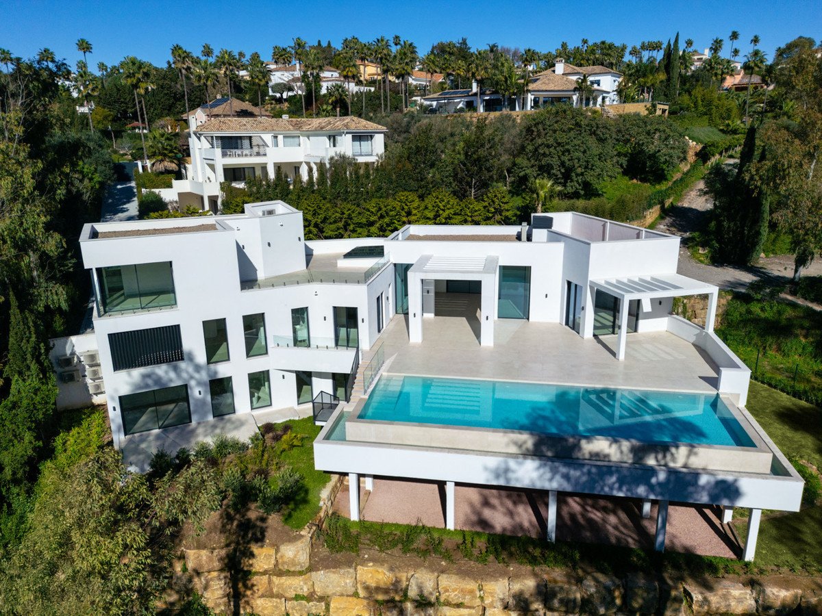 5 Bed Detached Villa in Sotogrande Alto